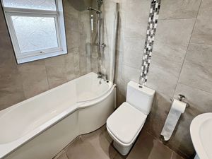 BATHROOM- click for photo gallery